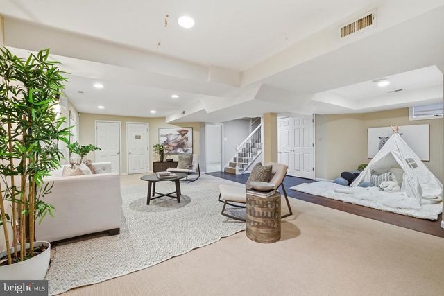 5006 NAHANT ST, Bethesda, MD 20816