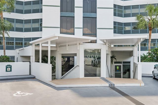 888 BOULEVARD OF THE ARTS 1705, Sarasota, FL 34236