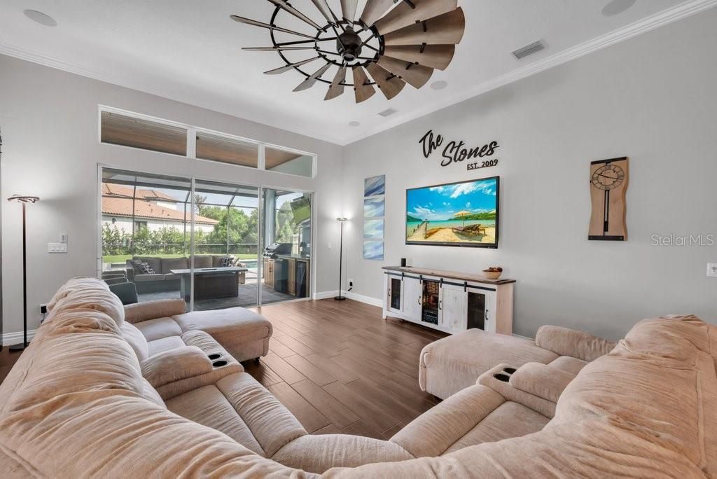 Image 16 of property listing at 14908 BASSINGER LANE, Lithia, FL 33547