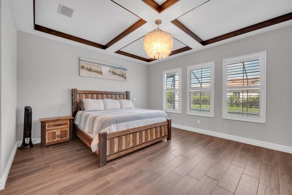 Image 20 of property listing at 14908 BASSINGER LANE, Lithia, FL 33547