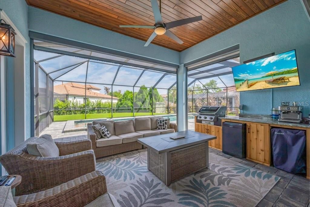 Image 3 of property listing at 14908 BASSINGER LANE, Lithia, FL 33547