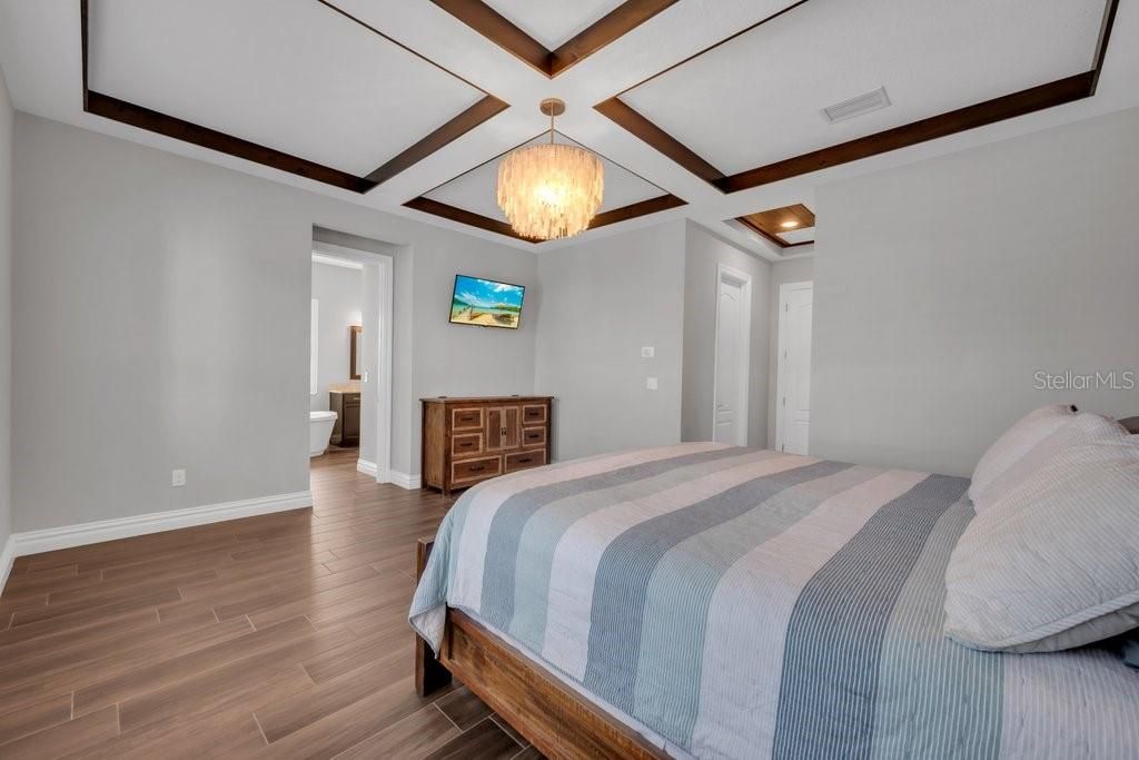 Image 21 of property listing at 14908 BASSINGER LANE, Lithia, FL 33547