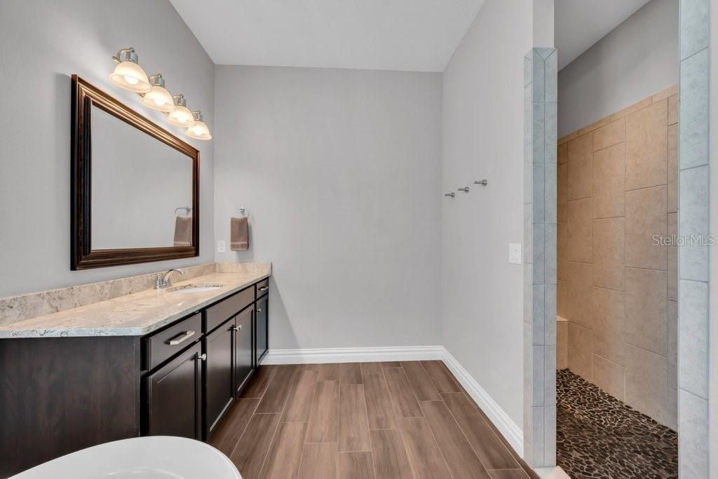 Image 24 of property listing at 14908 BASSINGER LANE, Lithia, FL 33547