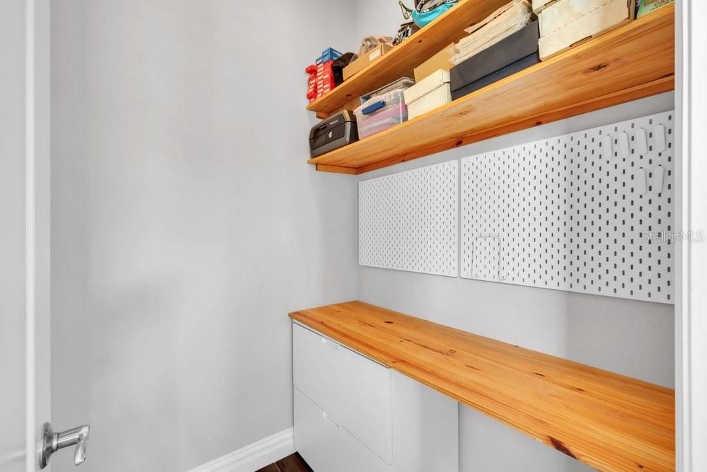 Image 35 of property listing at 14908 BASSINGER LANE, Lithia, FL 33547