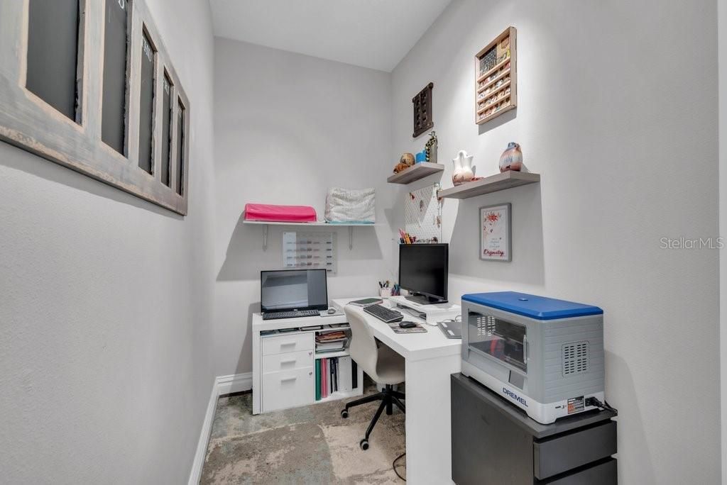 Image 36 of property listing at 14908 BASSINGER LANE, Lithia, FL 33547