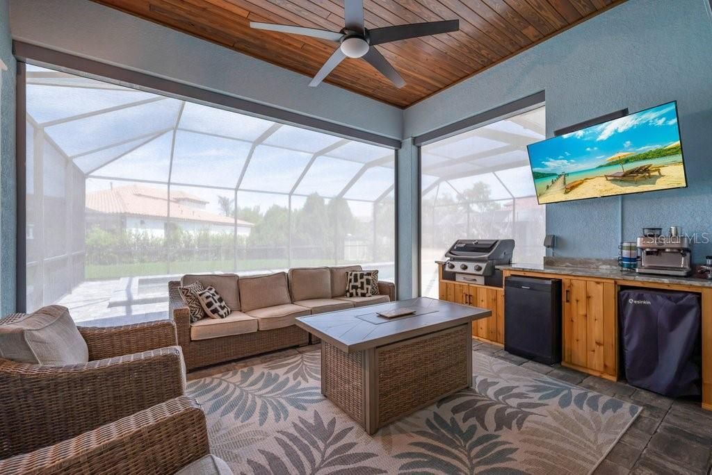 Image 45 of property listing at 14908 BASSINGER LANE, Lithia, FL 33547