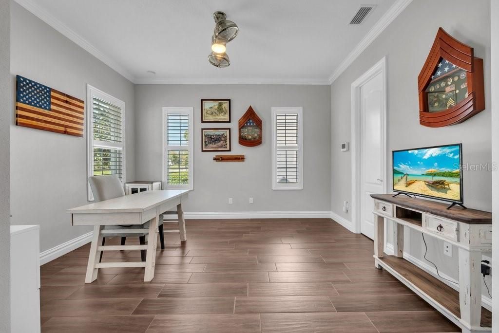 Image 7 of property listing at 14908 BASSINGER LANE, Lithia, FL 33547