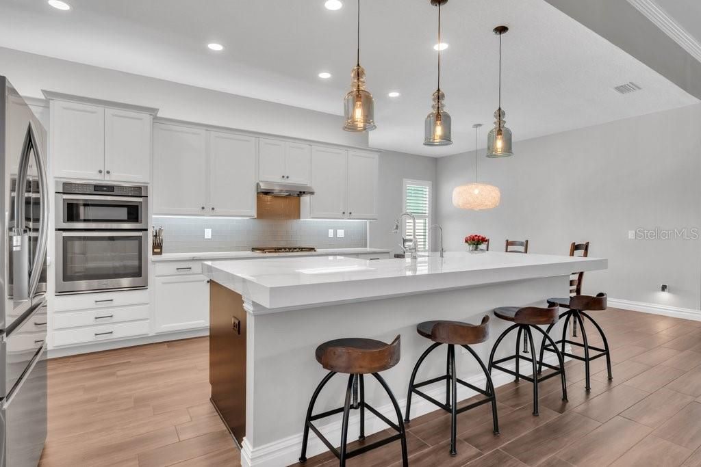 Image 10 of property listing at 14908 BASSINGER LANE, Lithia, FL 33547