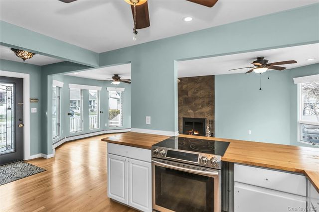 639 N Chicot Avenue, West Islip, NY 11795