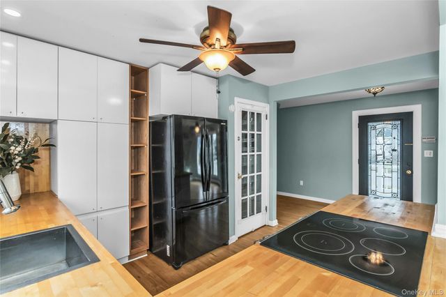 639 N Chicot Avenue, West Islip, NY 11795