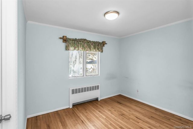 639 N Chicot Avenue, West Islip, NY 11795