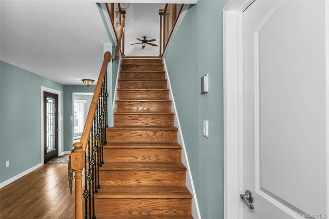 639 N Chicot Avenue, West Islip, NY 11795