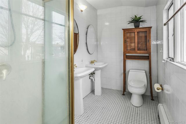 639 N Chicot Avenue, West Islip, NY 11795