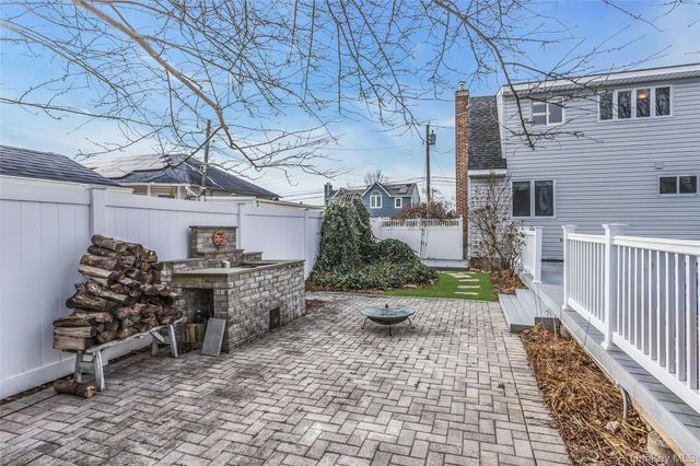 639 N Chicot Avenue, West Islip, NY 11795