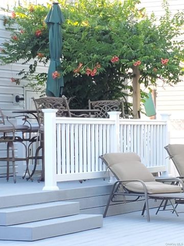 639 N Chicot Avenue, West Islip, NY 11795