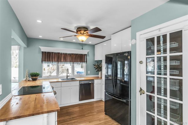 639 N Chicot Avenue, West Islip, NY 11795