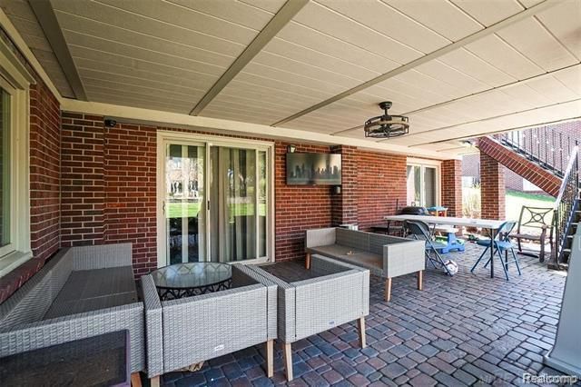 54182 Queensborough Drive, Shelby Twp, MI 48315