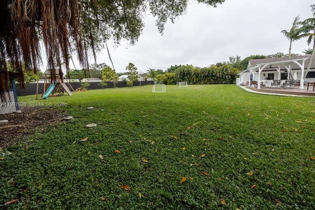 11301 SW 95th St, Miami, FL 33176