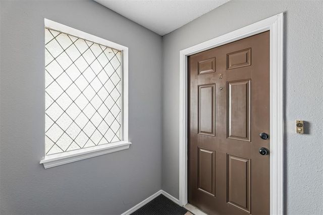 11323 N May Avenue B, Oklahoma City, OK 73120