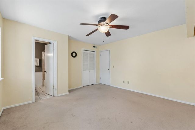11323 N May Avenue B, Oklahoma City, OK 73120