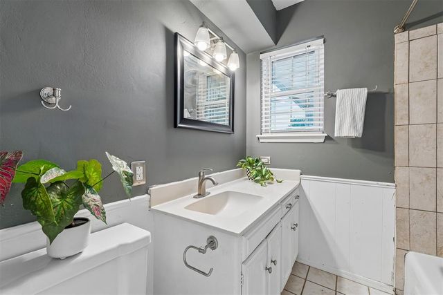 11323 N May Avenue B, Oklahoma City, OK 73120