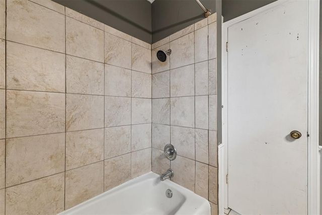 11323 N May Avenue B, Oklahoma City, OK 73120