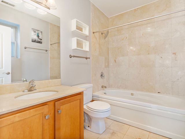 1617 N Artesian Avenue 2N, Chicago, IL 60647