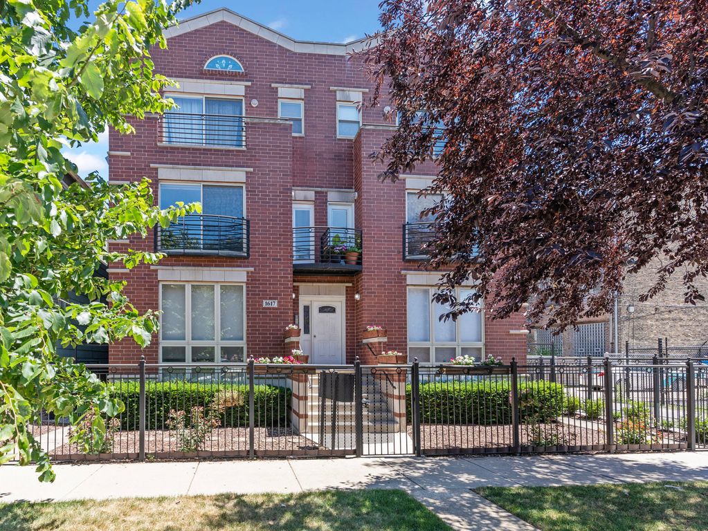 1617 N Artesian Avenue 2N, Chicago, IL 60647