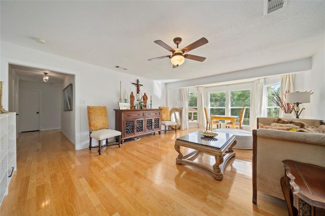 3122 N Saddlebrook Lane, Katy, TX 77494