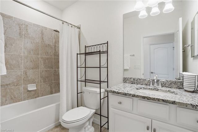 9431 Foxglove LN, Naples, FL 34120