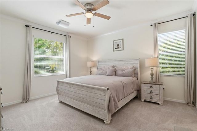 9431 Foxglove LN, Naples, FL 34120