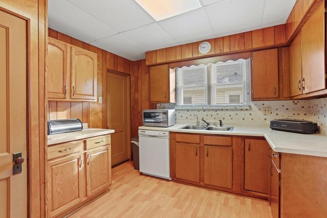 2418 71st STREET, Kenosha, WI 53143