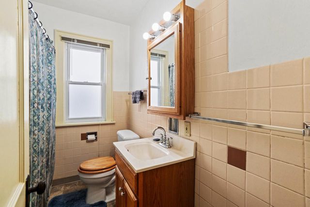 2418 71st STREET, Kenosha, WI 53143