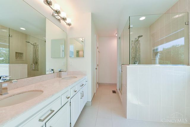 8721 Rupp Farm Drive, West Chester, OH 45069