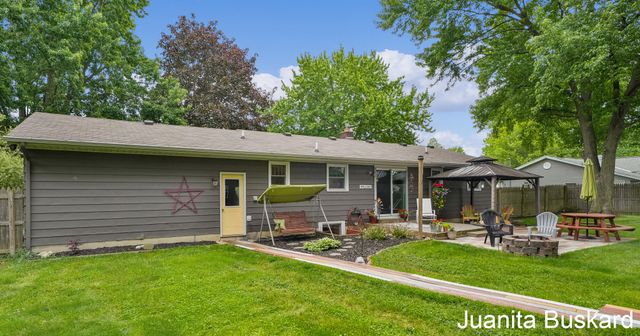 3033 New Holland Street, City Of Hudsonville, MI 49426