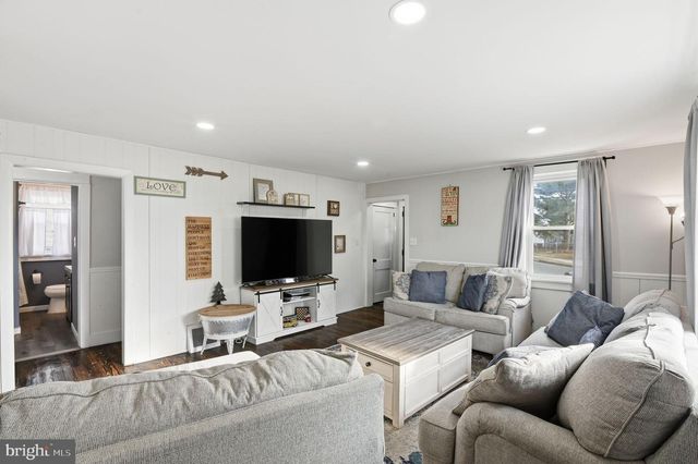 643 BLUE BELL RD, Williamstown, NJ 08094