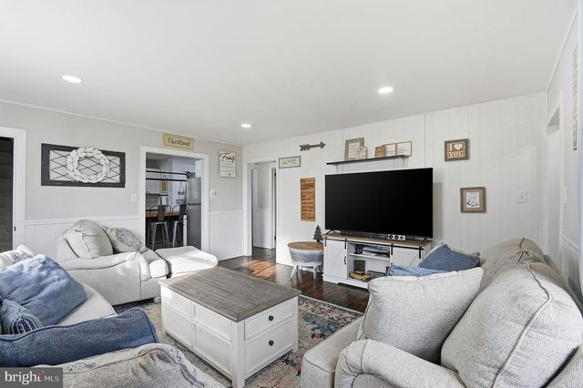 643 BLUE BELL RD, Williamstown, NJ 08094