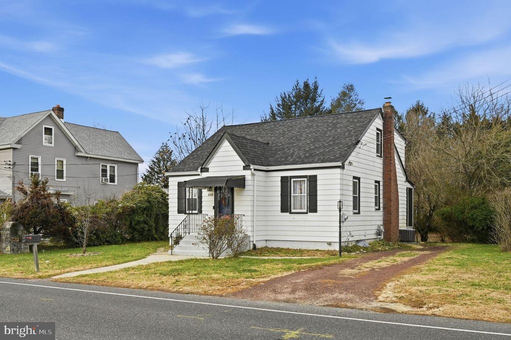 643 BLUE BELL RD, Williamstown, NJ 08094