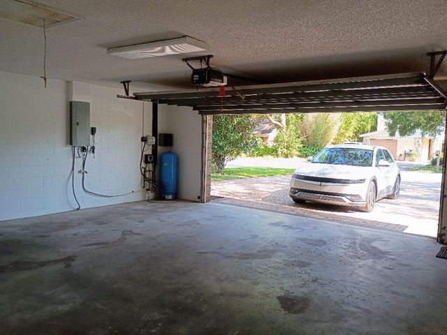 9302 W NORFOLK STREET, Tampa, FL 33615