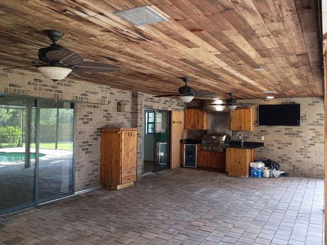 9302 W NORFOLK STREET, Tampa, FL 33615