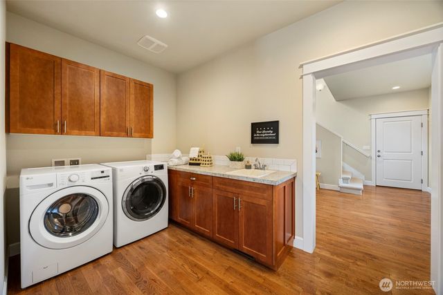 6493 White Peaks Lane NW, Bremerton, WA 98311