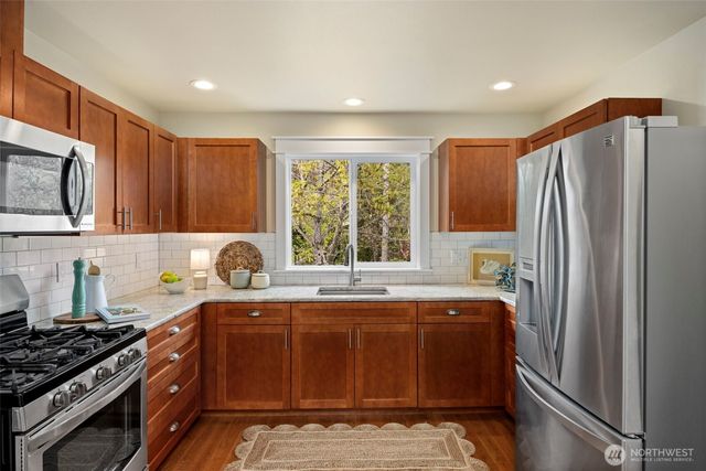 6493 White Peaks Lane NW, Bremerton, WA 98311