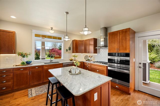 6493 White Peaks Lane NW, Bremerton, WA 98311