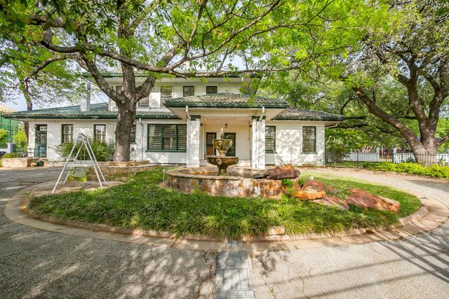 1414 Mistletoe Drive, Fort Worth, TX 76110