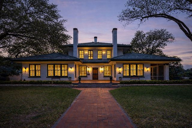 1414 Mistletoe Drive, Fort Worth, TX 76110