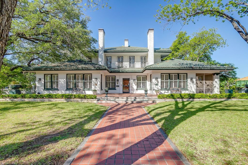 1414 Mistletoe Drive, Fort Worth, TX 76110