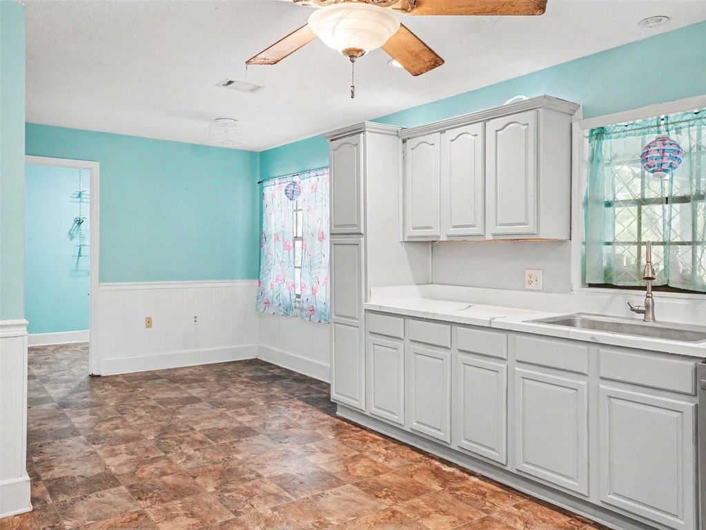 Image 7 of property listing at 928 TIMBERGREEN DRIVE, Lakeland, FL 33809