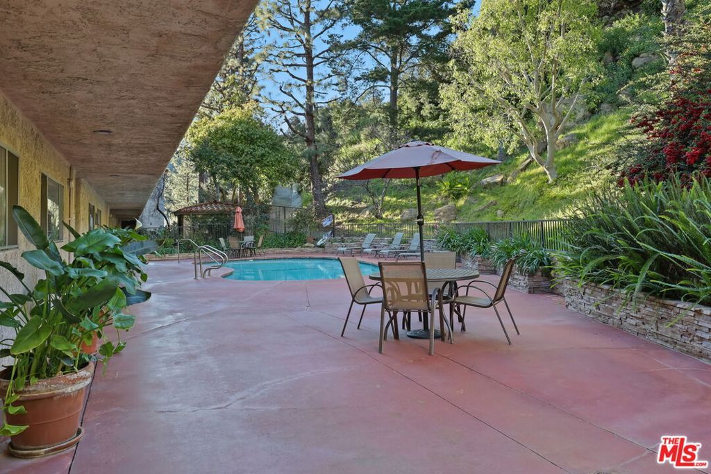 Image 28 of property listing at 2700 Cahuenga Boulevard 2216, Los Angeles, CA 90068