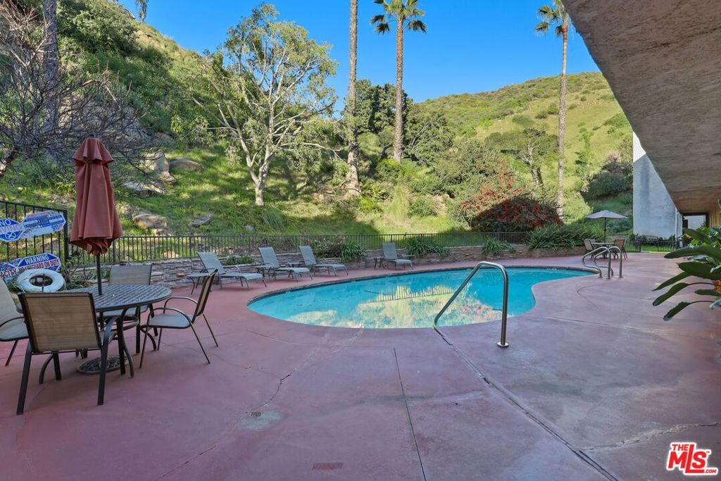 Image 29 of property listing at 2700 Cahuenga Boulevard 2216, Los Angeles, CA 90068
