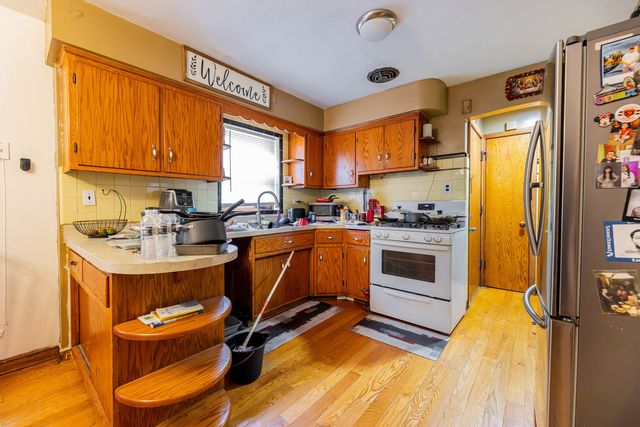 7118 S MOZART Street, Chicago, IL 60629